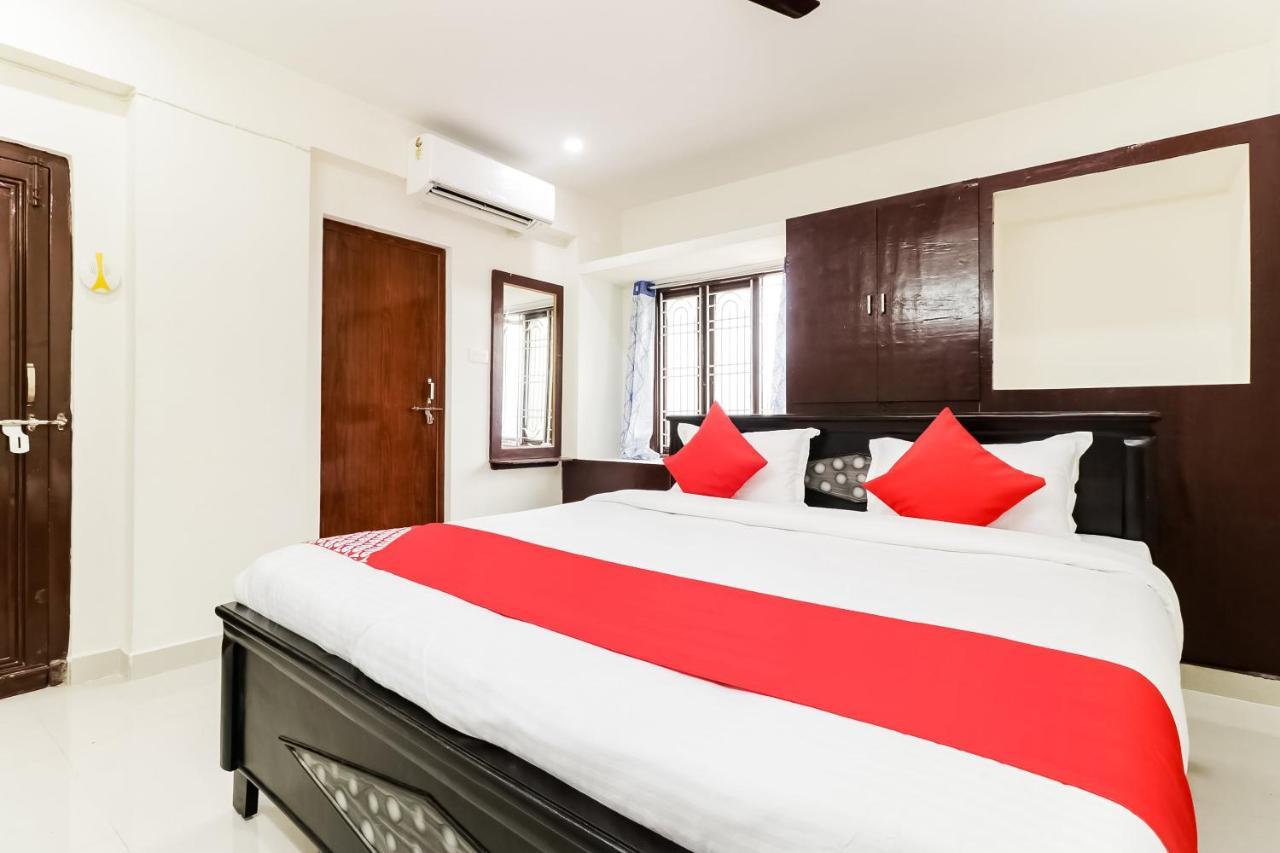 Oyo Victory Grand Hotel Tadepalle Екстериор снимка