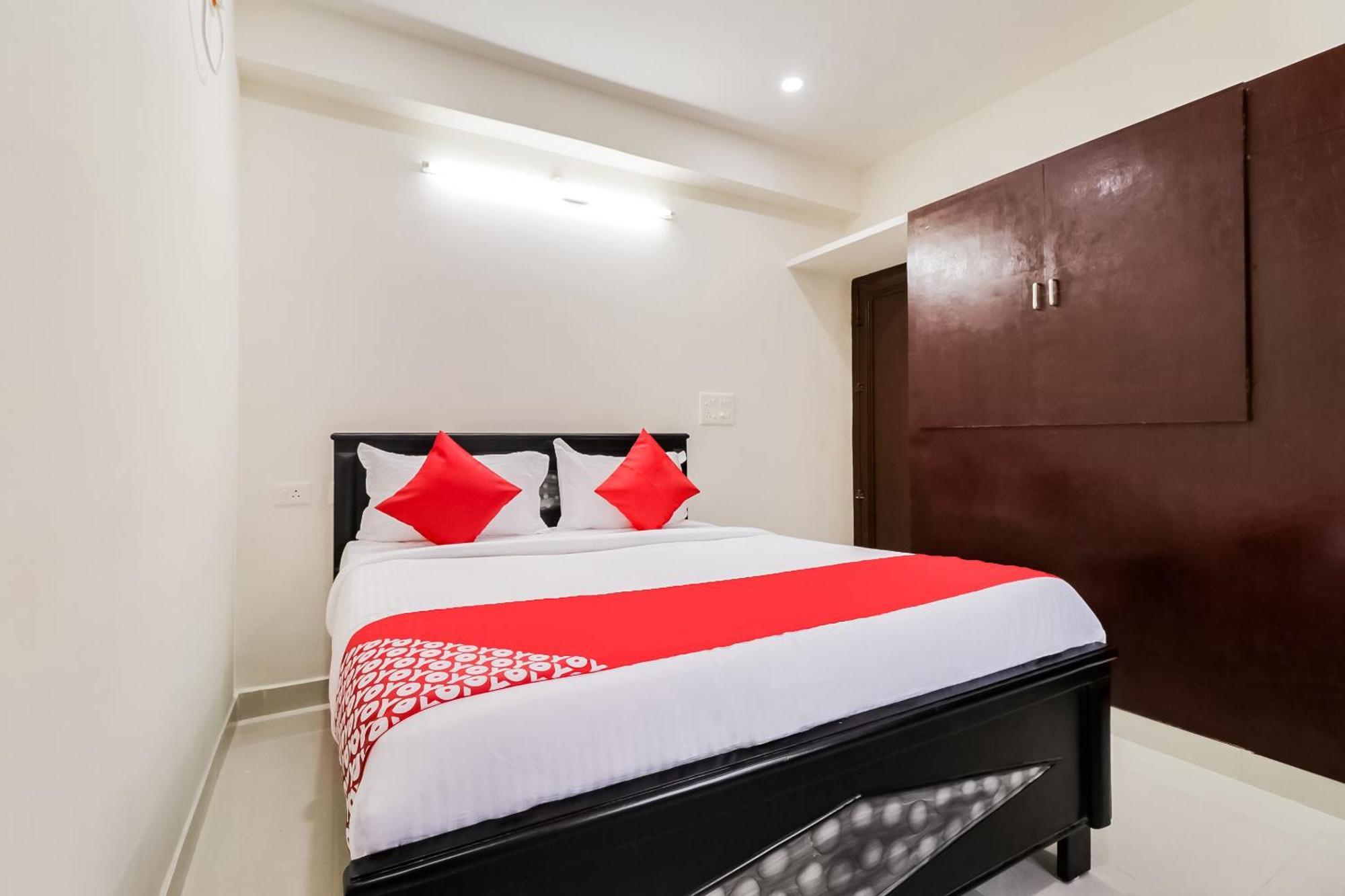 Oyo Victory Grand Hotel Tadepalle Екстериор снимка