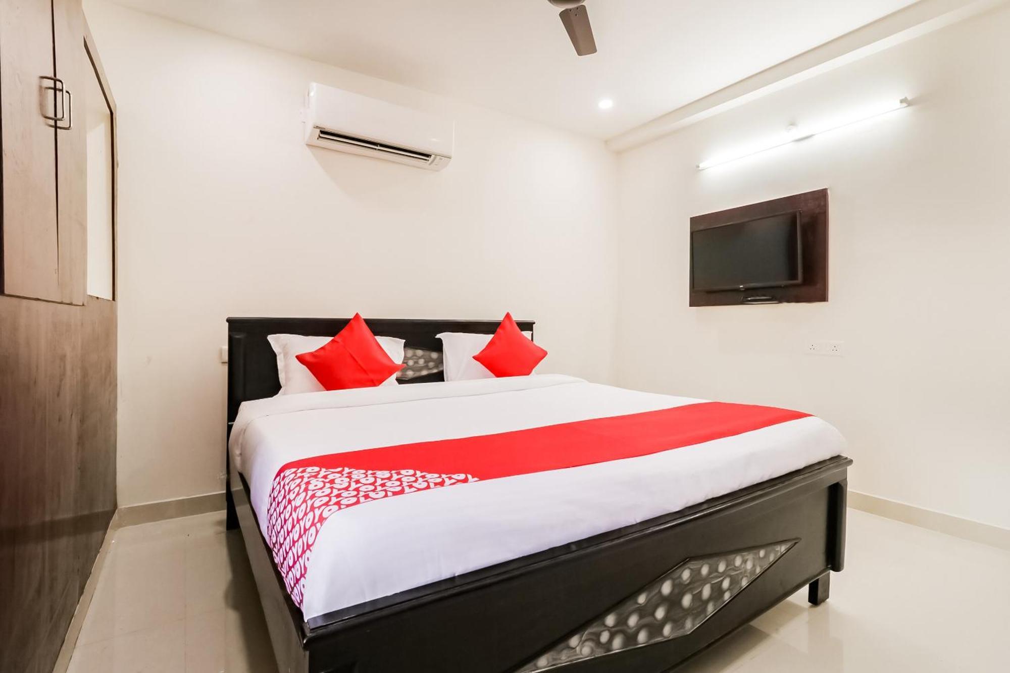 Oyo Victory Grand Hotel Tadepalle Екстериор снимка